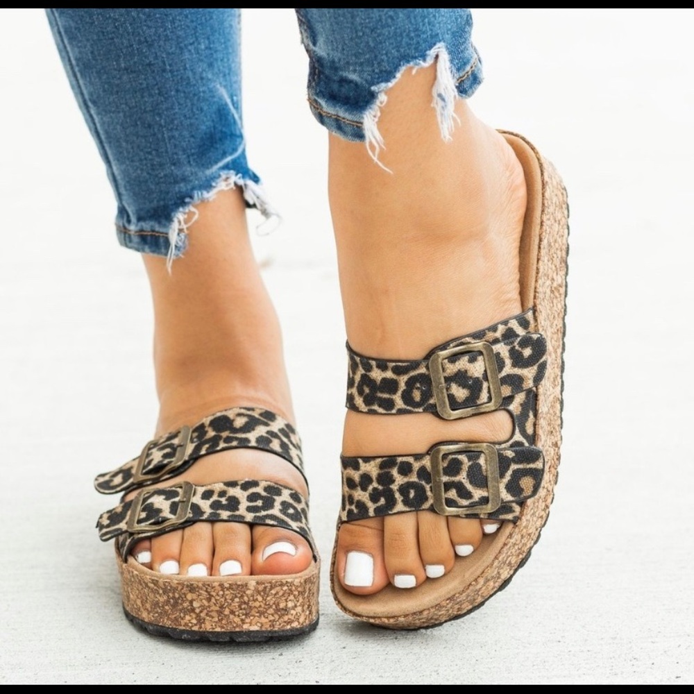 😍Leopard print buckle platforms - Picture 1 of 2